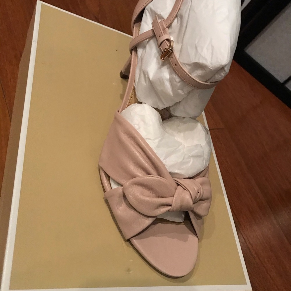 MK heels size 8.5M